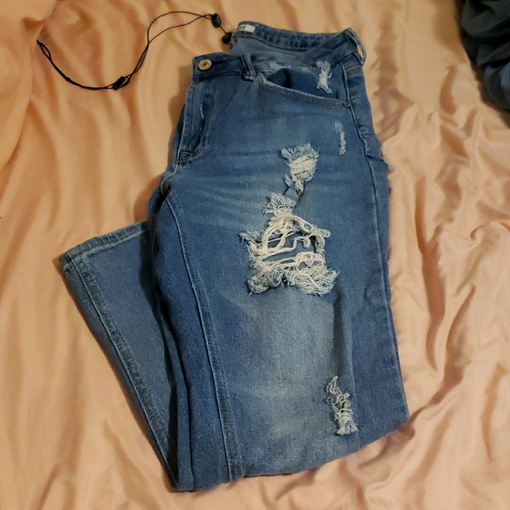 A cute pair of mom jeans- oversized